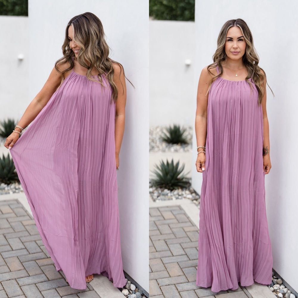 Pleated mauve pink oversized maxi dress maternity photos family vacation